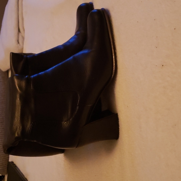 Prada - Picture 4 of 7